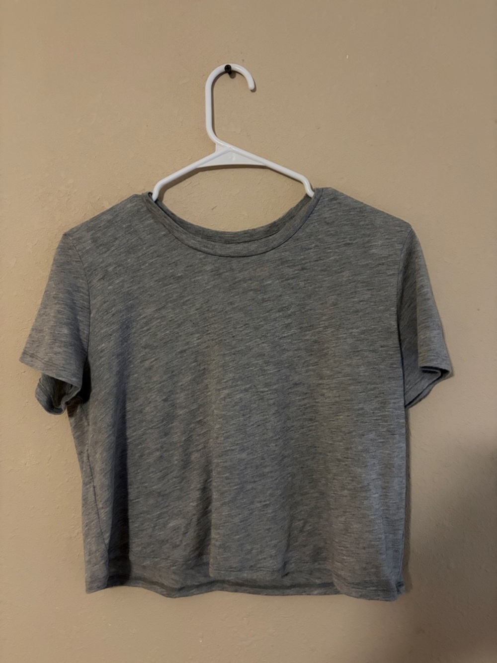ALO Yoga Heather Gray Short Sleeve Tee